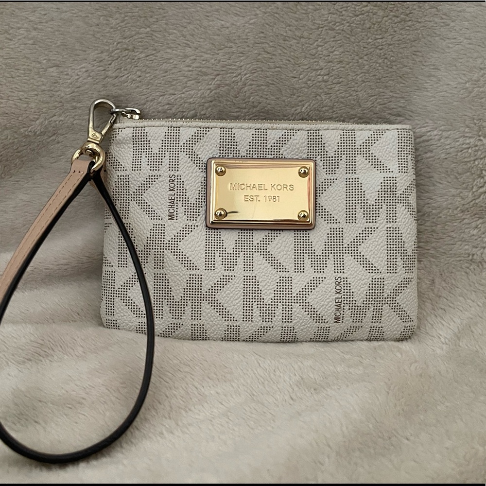 Michael Kors Jet Set Small Signature Wristlet